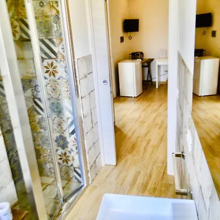 בית הארחה Cave Garden פאביננה