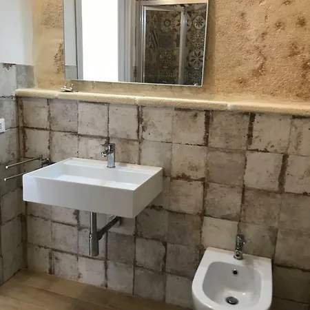 Cave Garden בית הארחה