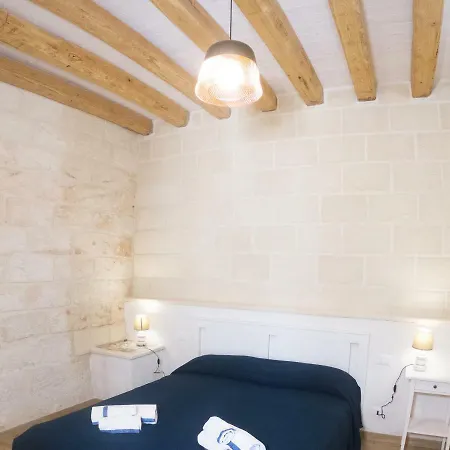 Cave Garden בית הארחה